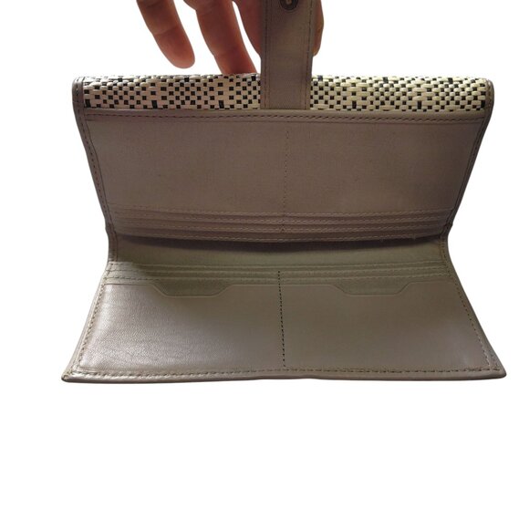 Fossil  Women's Leather Weaved Flap Snap Closure Wallet Gray Tan Classic Logo - Picture 5 of 6